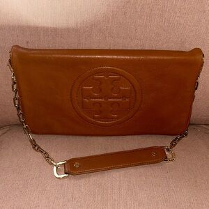 Tory Burch - Bombe Reva Clutch - embossed - with gold chain shoulder strap